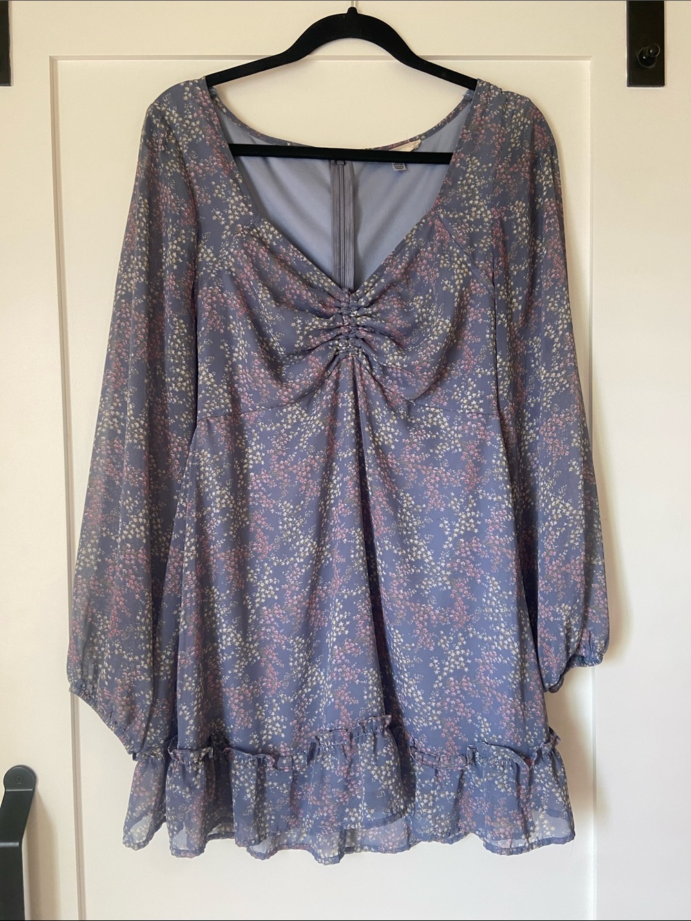 Light Blue Floral Ruched V-Neck Mini Dress with Long-Sleeves and Front tie